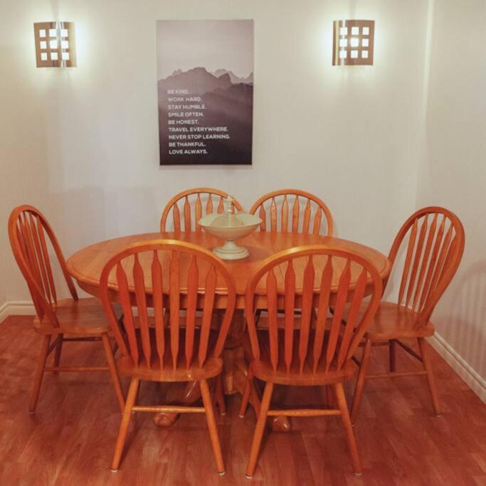 شقة بيلفي  في Large Upstairs Flat In Downtown Century Building المظهر الخارجي الصورة