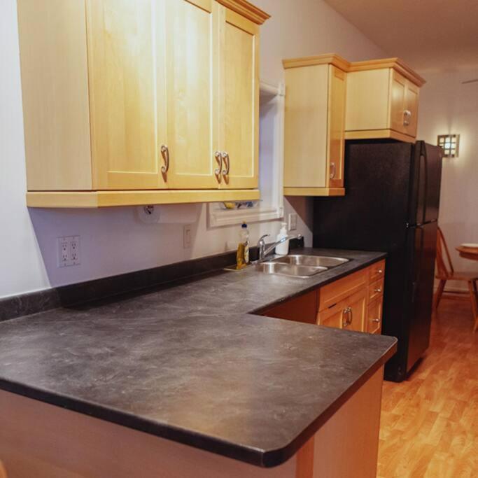 شقة بيلفي  في Large Upstairs Flat In Downtown Century Building المظهر الخارجي الصورة