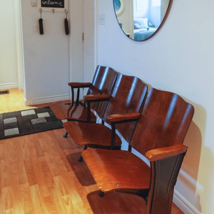 شقة بيلفي  في Large Upstairs Flat In Downtown Century Building المظهر الخارجي الصورة