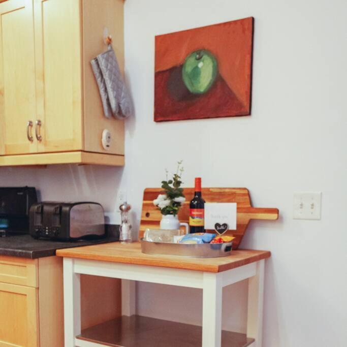 شقة بيلفي  في Large Upstairs Flat In Downtown Century Building المظهر الخارجي الصورة